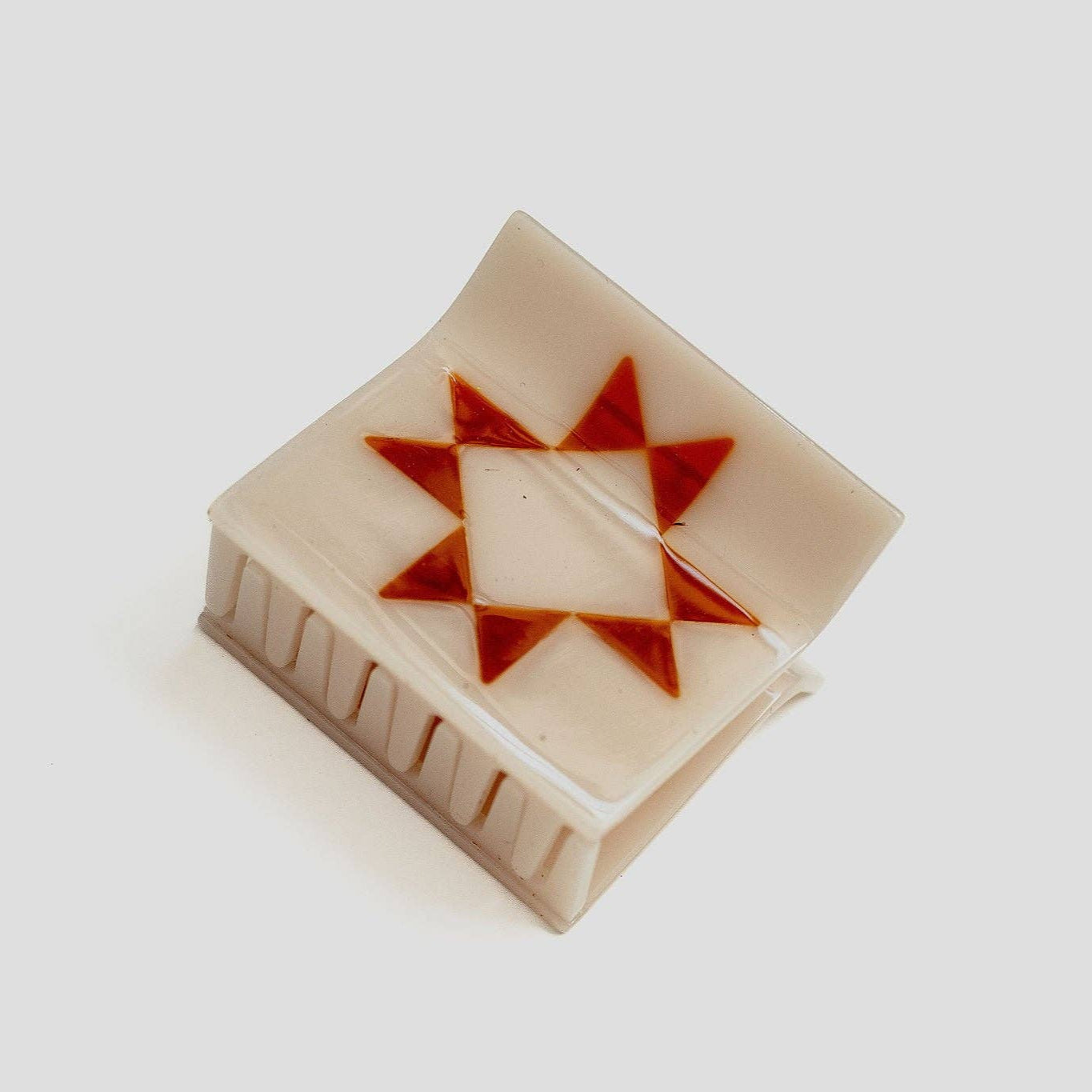 Cinnamon Sawtooth Star Claw (S)