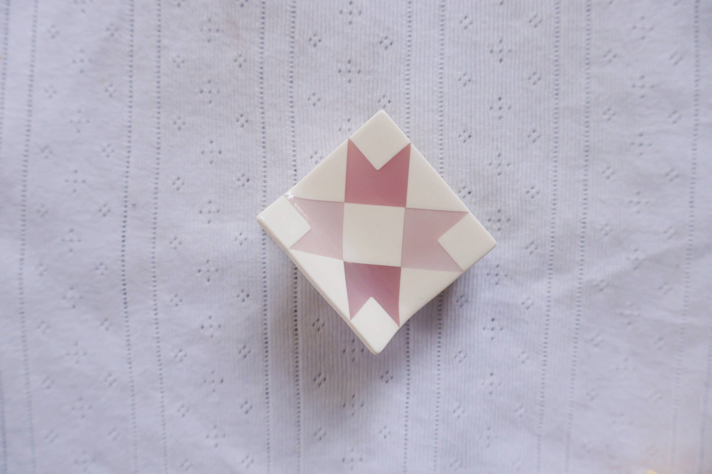 Dusty Rose Quilt Claw (XS)