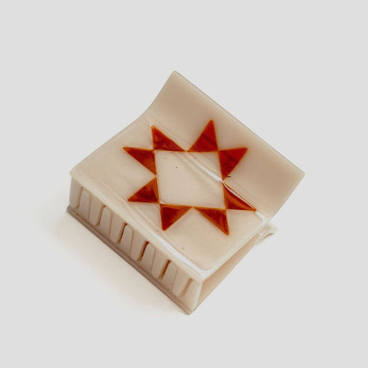 Cinnamon Sawtooth Star Claw (S)