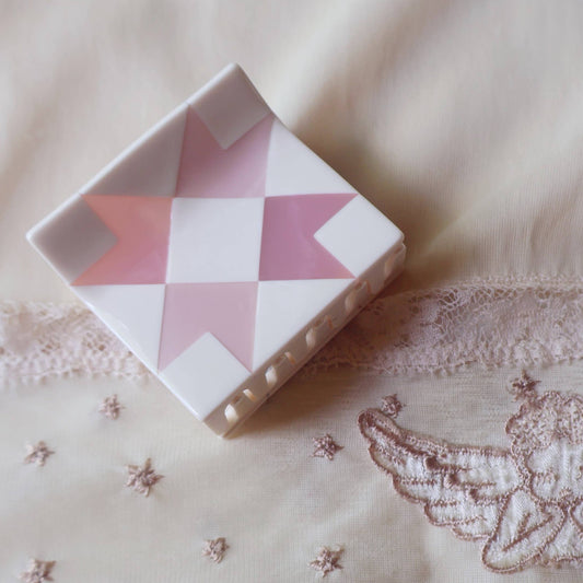 Dusty Rose Quilt Claw (XS)