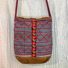 Load image into Gallery viewer, Hmong Bucket Bag