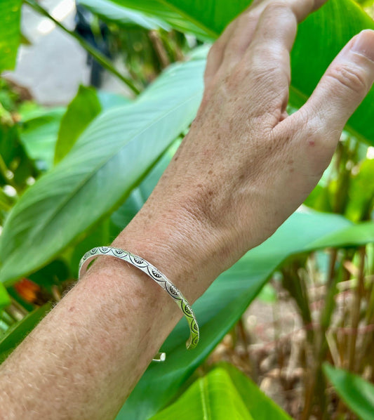 Flower Peaked Bracelet - Small World Goods