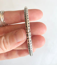 Load image into Gallery viewer, Peaked Spinner Bracelet - Small World Goods