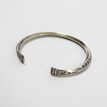 Load image into Gallery viewer, Peaked Hill Tribe Bracelet