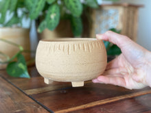 Load image into Gallery viewer, Sandstone Planter